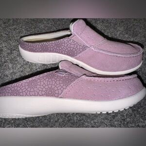 NWOT Spenco Pinkish lavender Suede slip ons